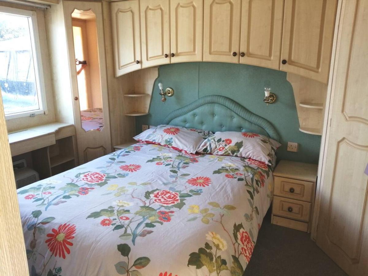 Midden Manor Country Stay On A Working Dairy Farm Ballymena Exteriör bild